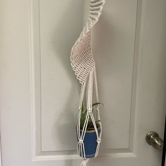 Macrame spiral twist plant hanger, 40” long - Picture 3 of 6